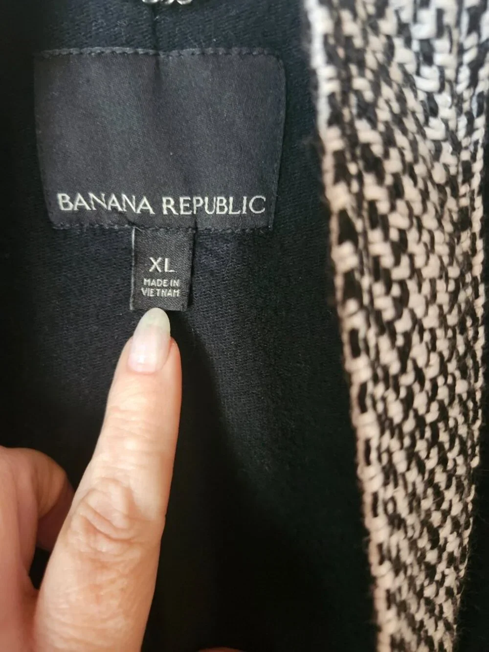 Banana Republic Black & White Classic Wardrobe Belted Trench Coat